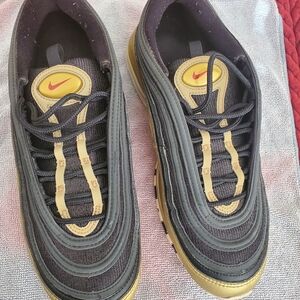 Nike Men’s Black and Gold Running Shoes